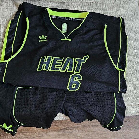 ADIDAS LeBron James Miami Heat *LIMITED EDITION* JERSEY and SHORTS SET - Picture 5 of 14